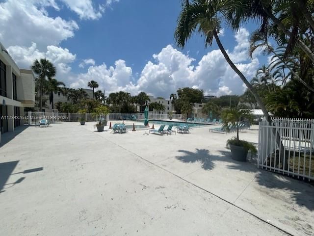 Vendido Recientemente: $224,900 (2 camas, 2 baños, 1170 Pies cuadrados)