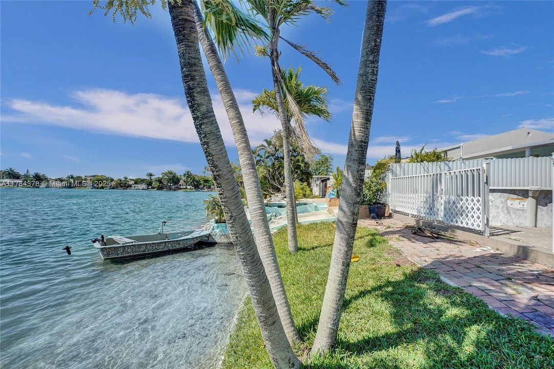 Недавно продано: $410,000 (2 спален, 1 ванн, 890 Квадратных фут)