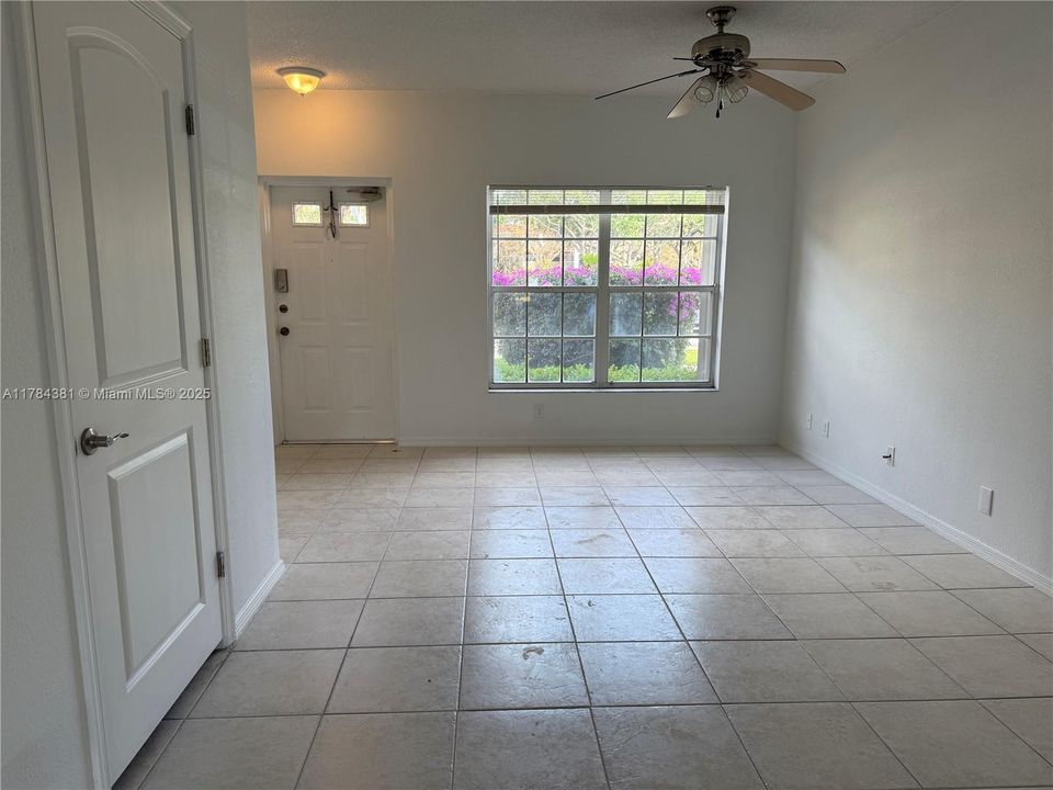 Recently Rented: $2,550 (2 beds, 2 baths, 1110 Square Feet)