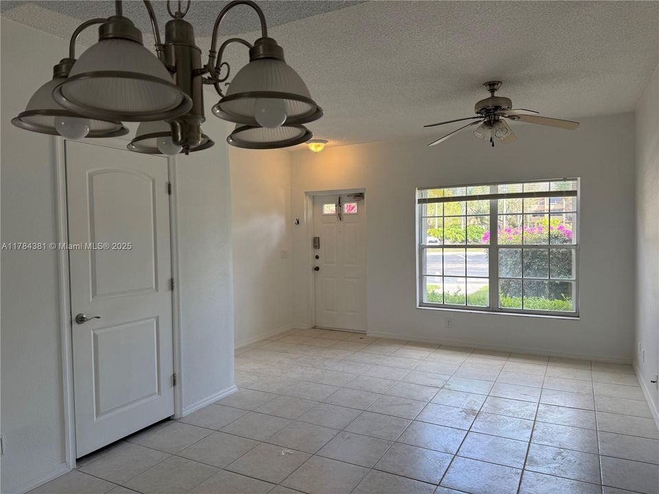 Recently Rented: $2,550 (2 beds, 2 baths, 1110 Square Feet)