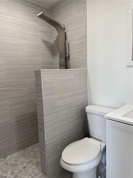 Recently Rented: $2,550 (2 beds, 2 baths, 1110 Square Feet)