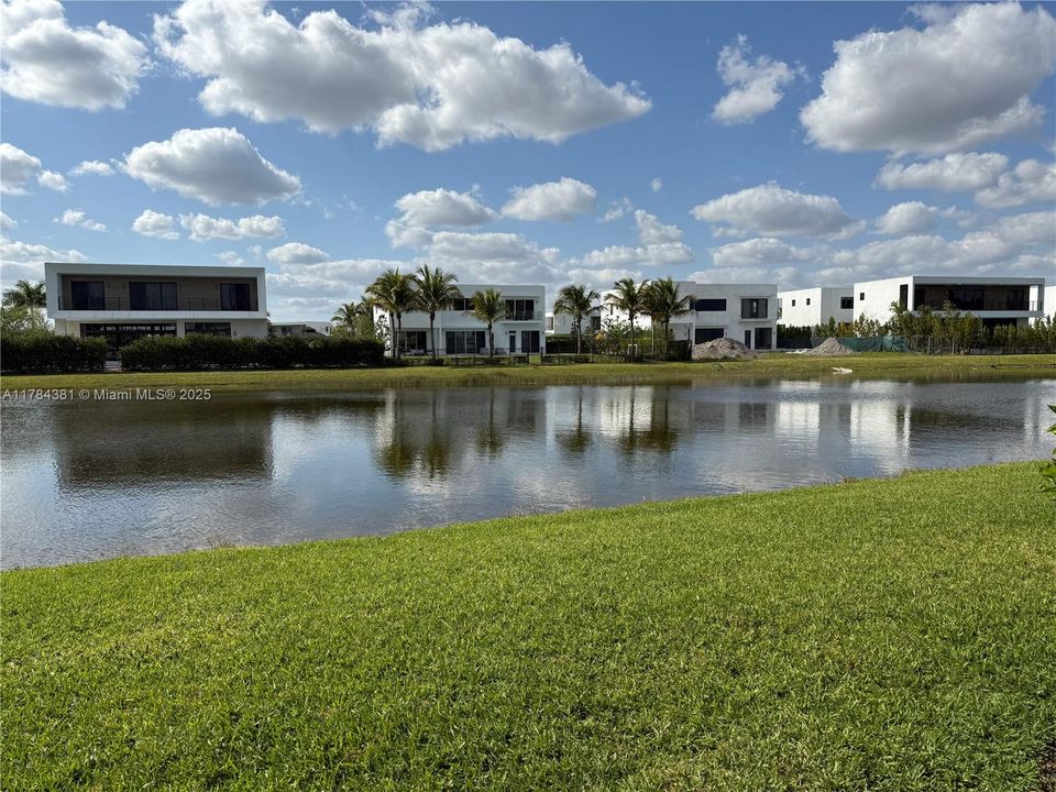 Recently Rented: $2,550 (2 beds, 2 baths, 1110 Square Feet)