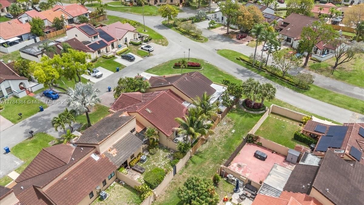 Recently Sold: $398,000 (2 beds, 2 baths, 1071 Square Feet)