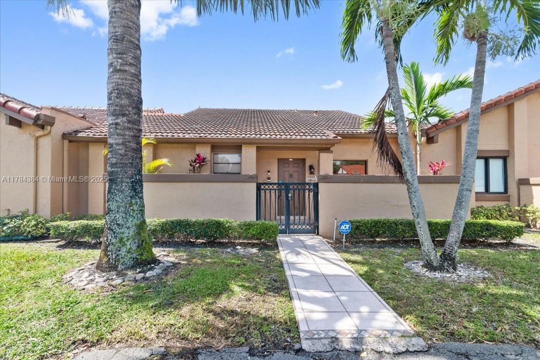 Recently Sold: $398,000 (2 beds, 2 baths, 1071 Square Feet)