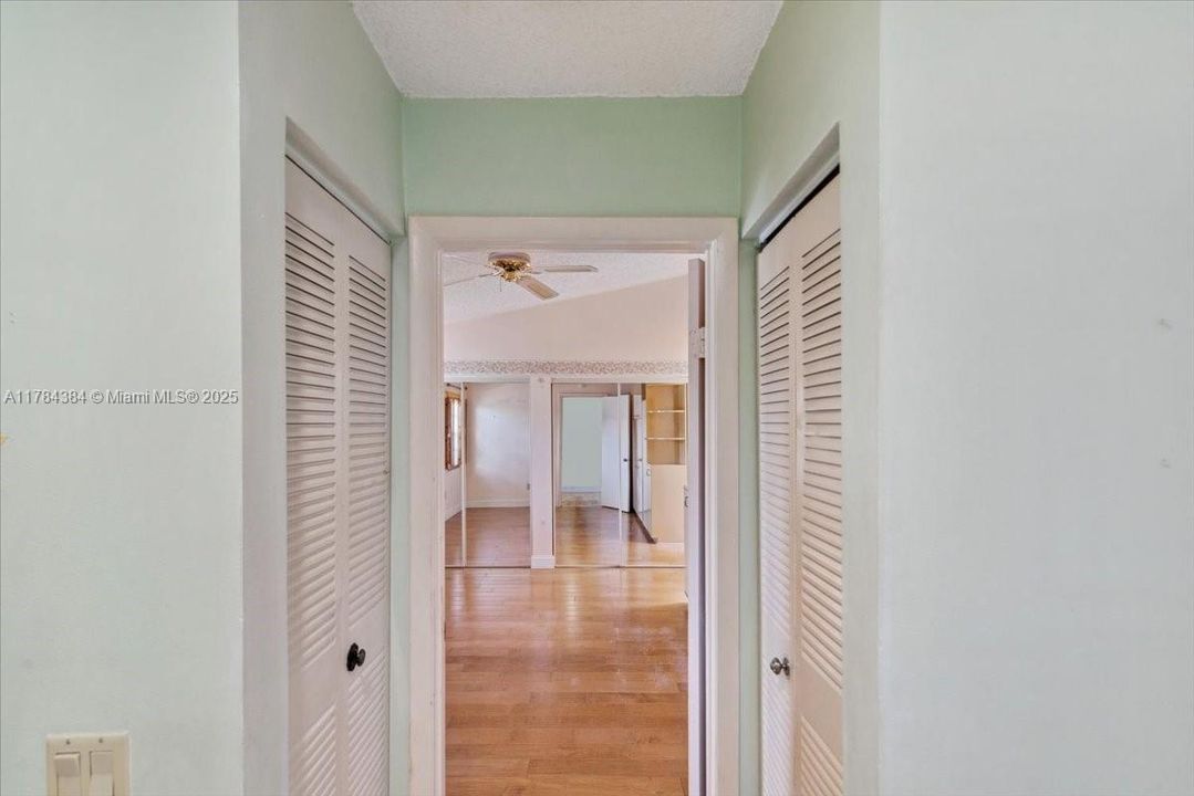 Recently Sold: $398,000 (2 beds, 2 baths, 1071 Square Feet)