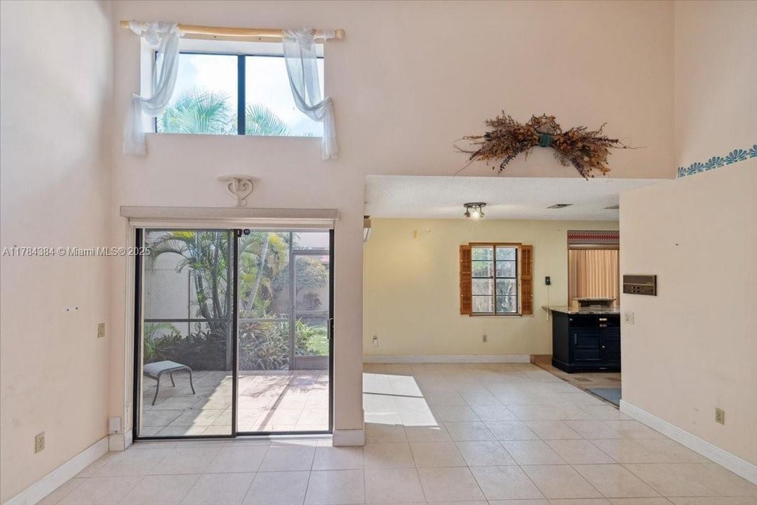 Recently Sold: $398,000 (2 beds, 2 baths, 1071 Square Feet)