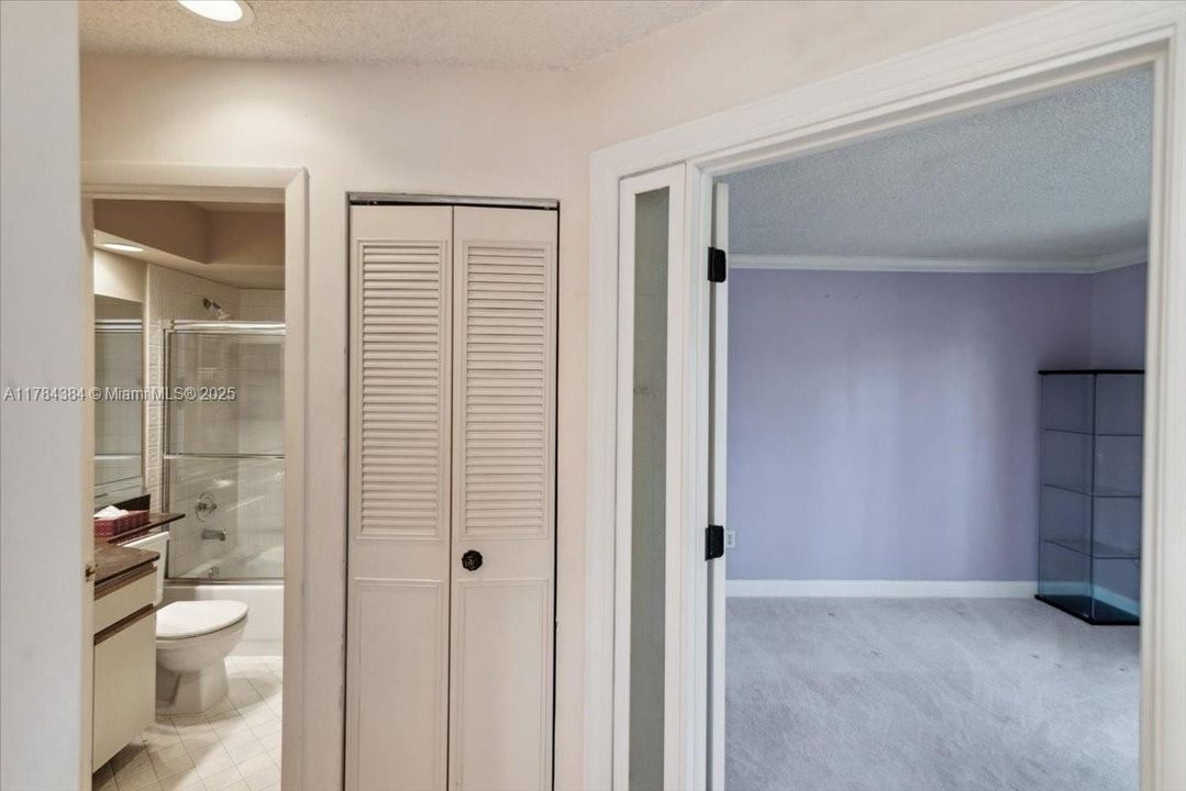 Recently Sold: $398,000 (2 beds, 2 baths, 1071 Square Feet)