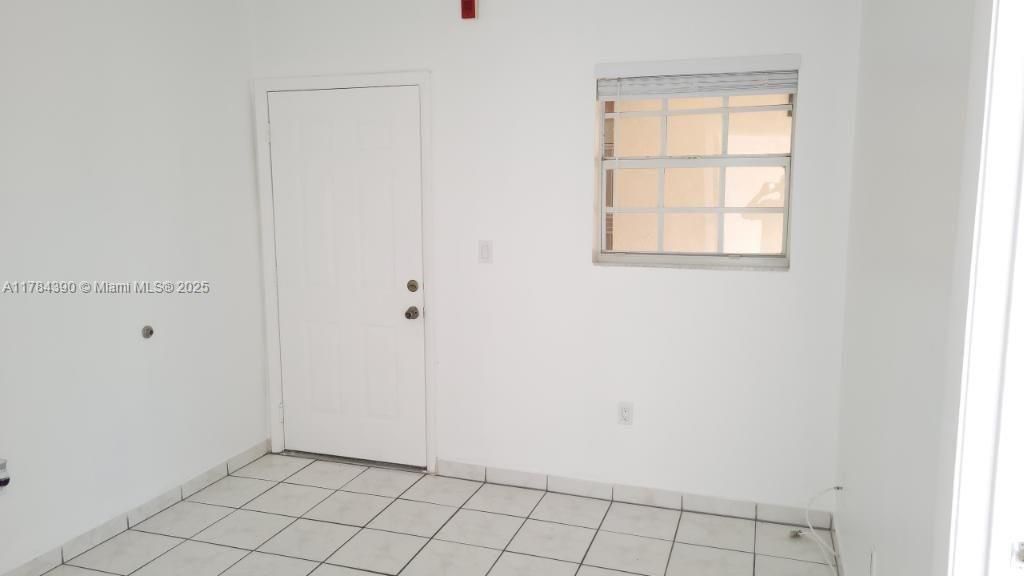 Recently Rented: $2,000 (2 beds, 1 baths, 600 Square Feet)