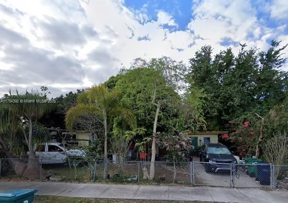 Vendido Recientemente: $395,000 (3 camas, 1 baños, 1623 Pies cuadrados)