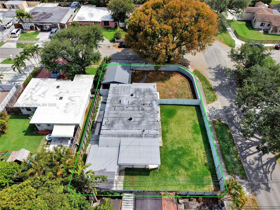 Недавно продано: $650,000 (2 спален, 2 ванн, 1449 Квадратных фут)