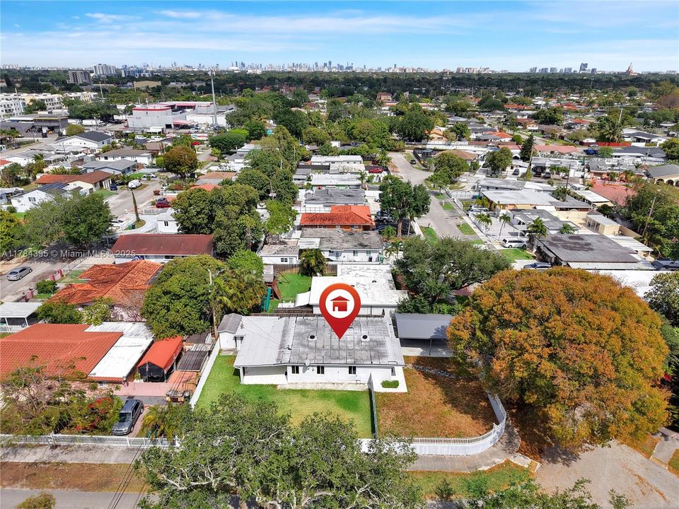 Недавно продано: $650,000 (2 спален, 2 ванн, 1449 Квадратных фут)