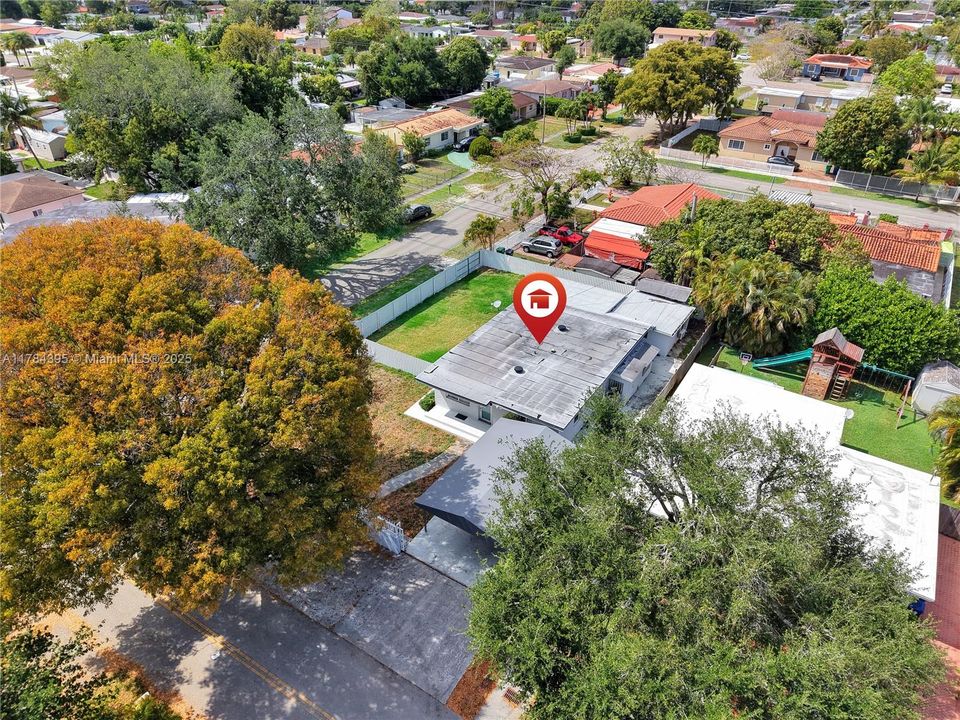 Недавно продано: $650,000 (2 спален, 2 ванн, 1449 Квадратных фут)