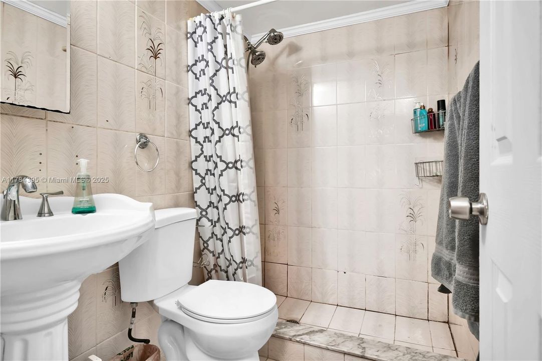 Недавно продано: $650,000 (2 спален, 2 ванн, 1449 Квадратных фут)