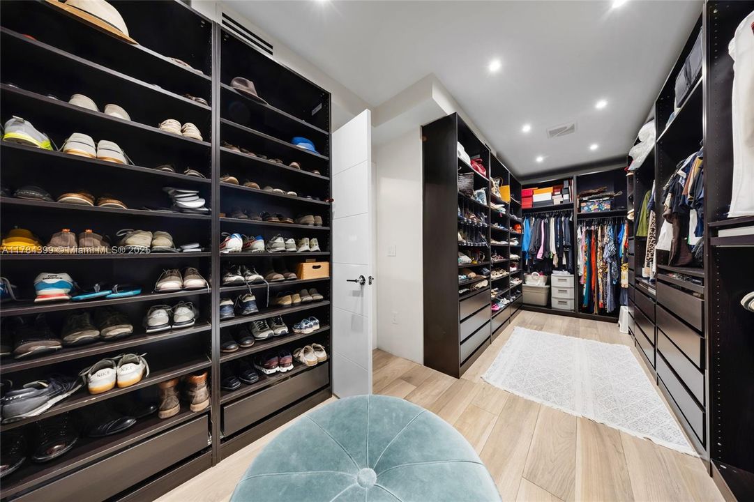 For Sale: $5,400,000 (4 beds, 4 baths, 3454 Square Feet)