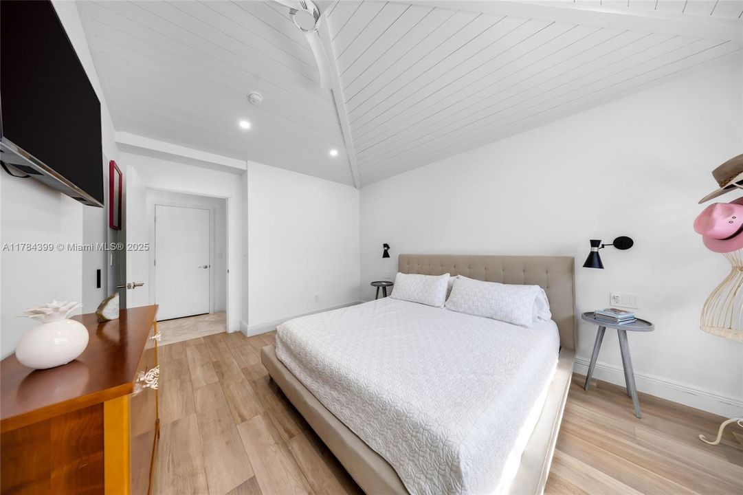 For Sale: $5,400,000 (4 beds, 4 baths, 3454 Square Feet)