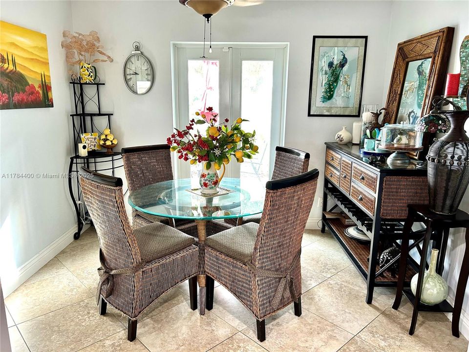 For Sale: $560,000 (3 beds, 2 baths, 2000 Square Feet)