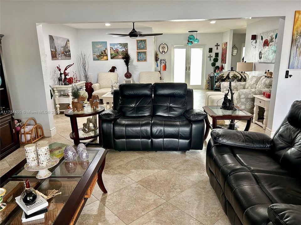 For Sale: $560,000 (3 beds, 2 baths, 2000 Square Feet)