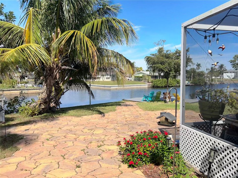 For Sale: $560,000 (3 beds, 2 baths, 2000 Square Feet)