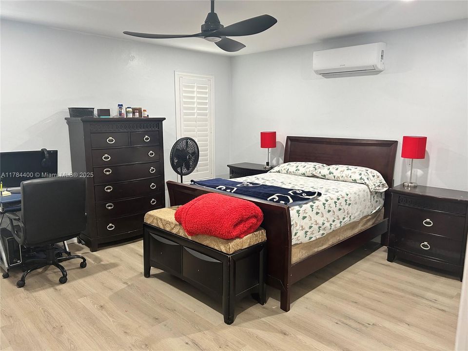 For Sale: $560,000 (3 beds, 2 baths, 2000 Square Feet)