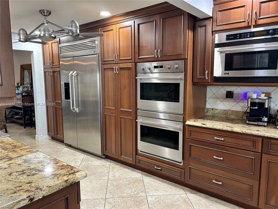 For Sale: $560,000 (3 beds, 2 baths, 2000 Square Feet)