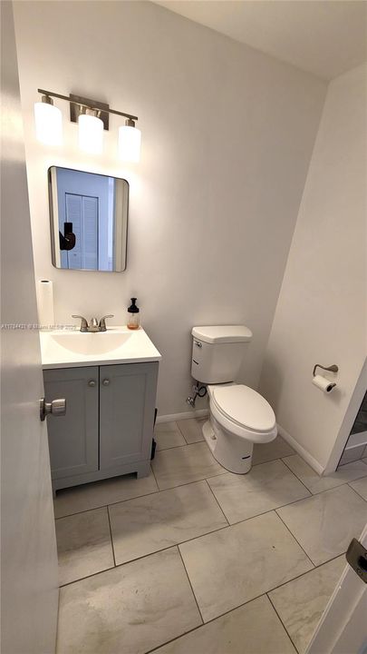 Недавно продано: $349,000 (2 спален, 1 ванн, 885 Квадратных фут)