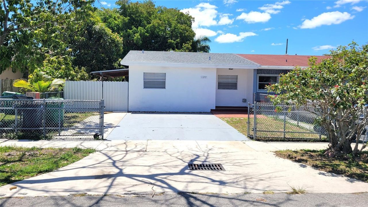 Недавно продано: $349,000 (2 спален, 1 ванн, 885 Квадратных фут)