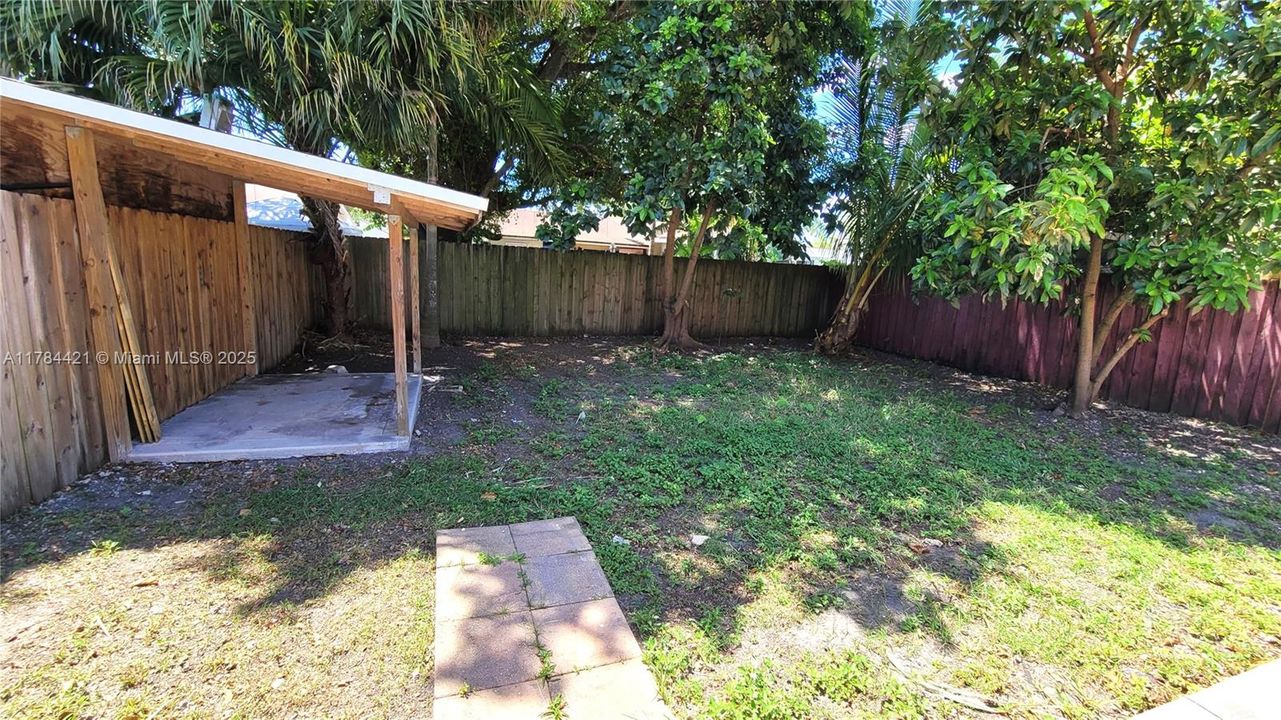 Недавно продано: $349,000 (2 спален, 1 ванн, 885 Квадратных фут)