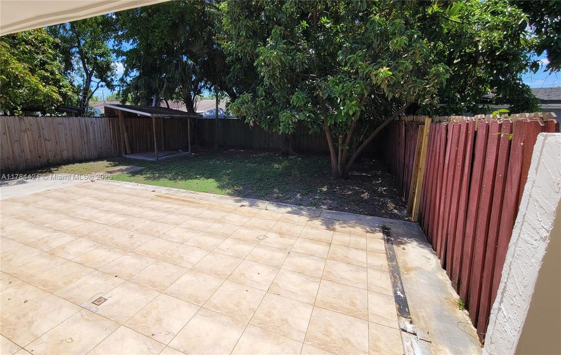 Недавно продано: $349,000 (2 спален, 1 ванн, 885 Квадратных фут)