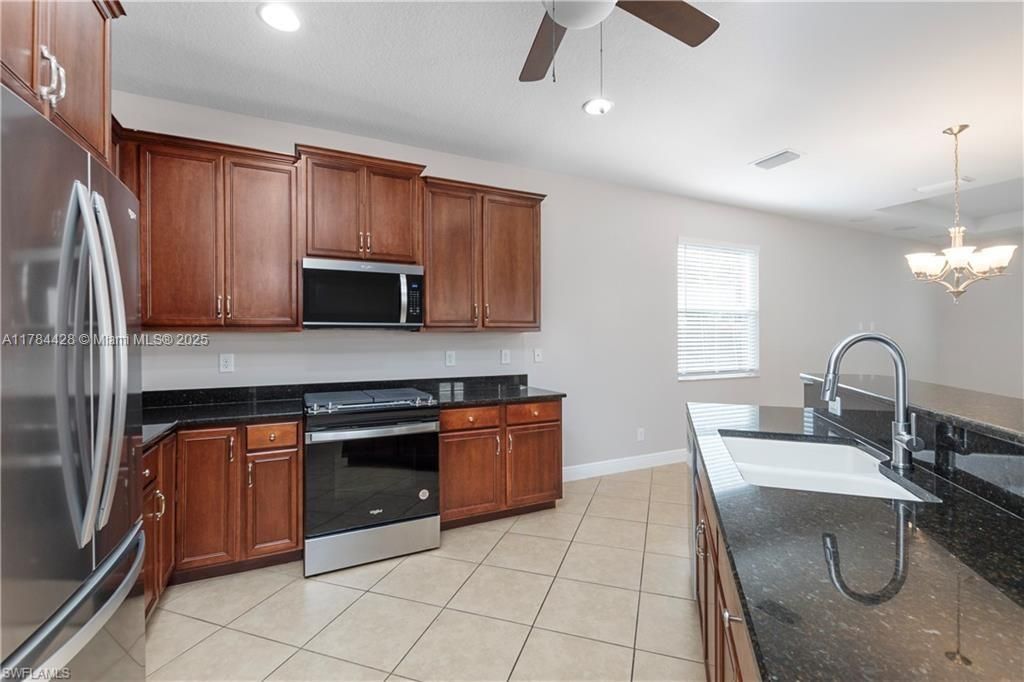 Recently Sold: $525,000 (3 beds, 2 baths, 2413 Square Feet)