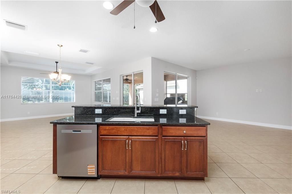 Recently Sold: $525,000 (3 beds, 2 baths, 2413 Square Feet)