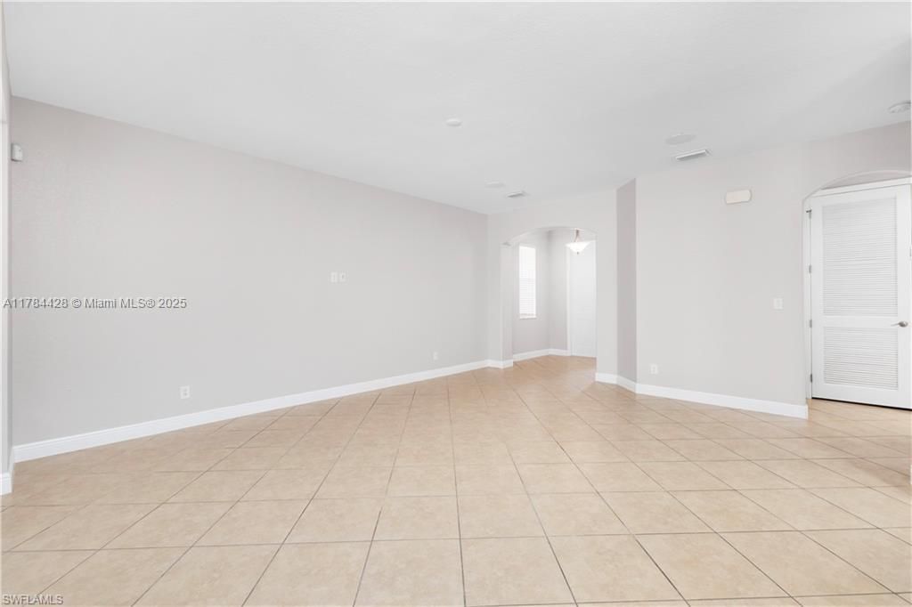 Recently Sold: $525,000 (3 beds, 2 baths, 2413 Square Feet)