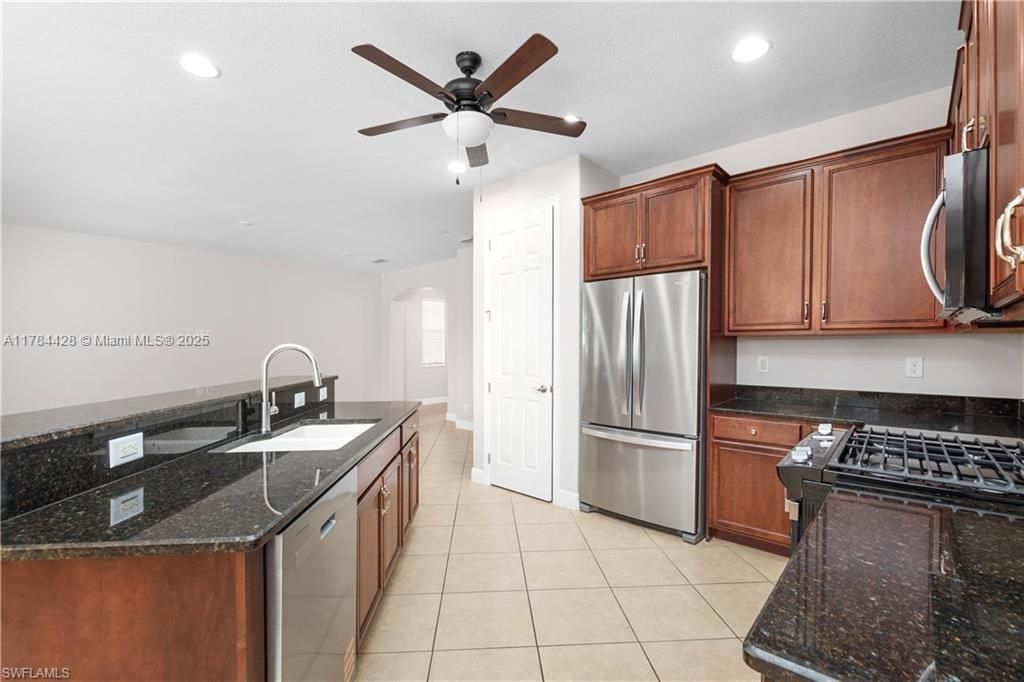 Recently Sold: $525,000 (3 beds, 2 baths, 2413 Square Feet)