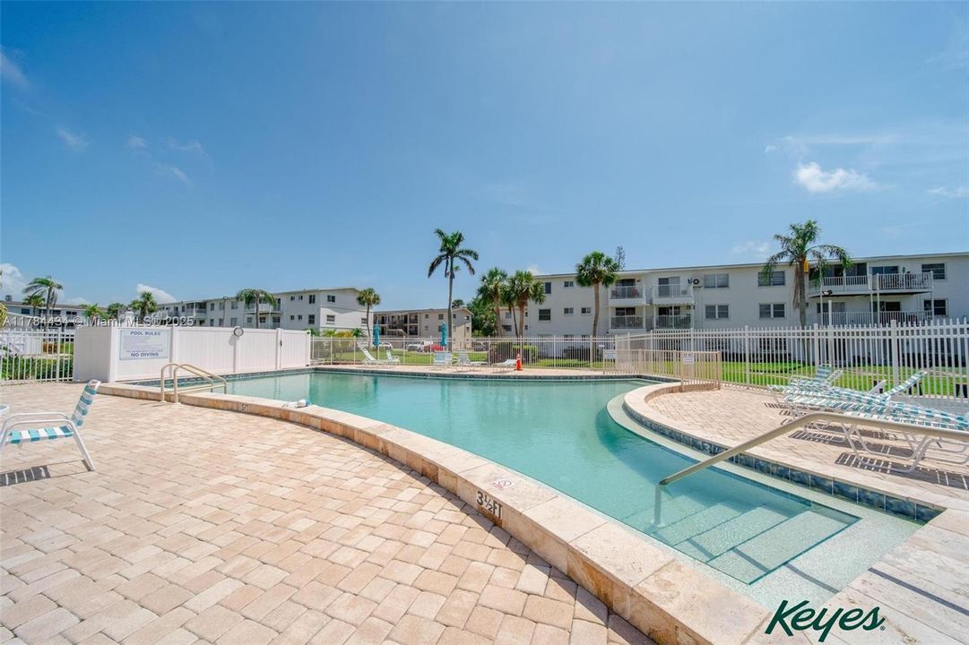 For Sale: $110,000 (2 beds, 2 baths, 840 Square Feet)