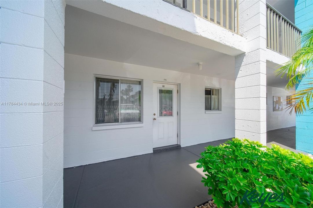 For Sale: $110,000 (2 beds, 2 baths, 840 Square Feet)