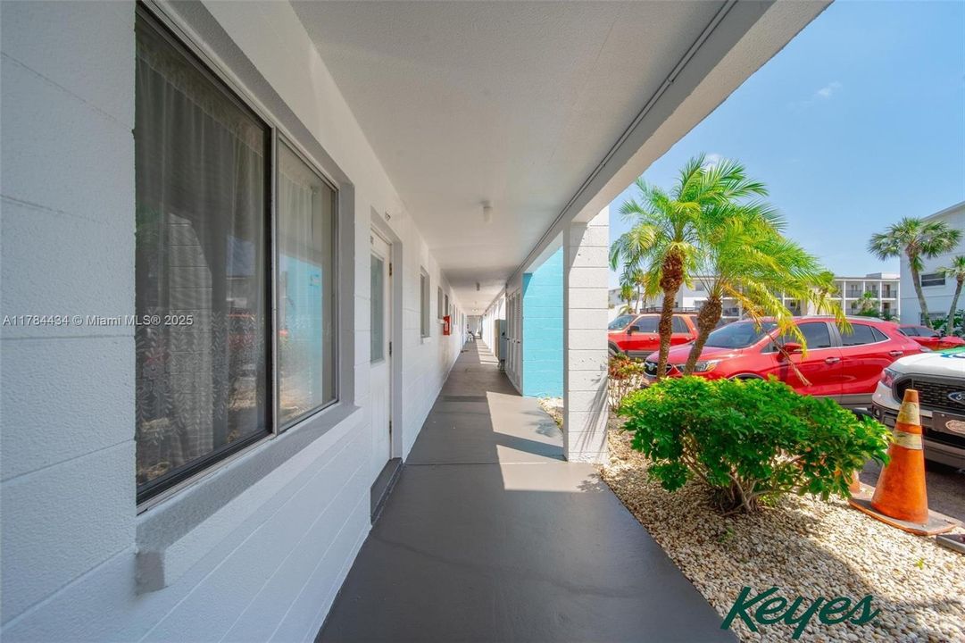 For Sale: $110,000 (2 beds, 2 baths, 840 Square Feet)