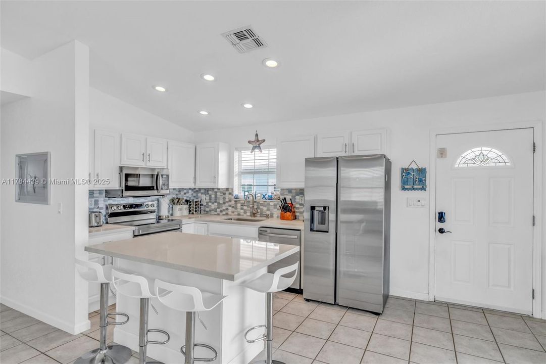 Quartz Countertops and Stainless Steel Appliances