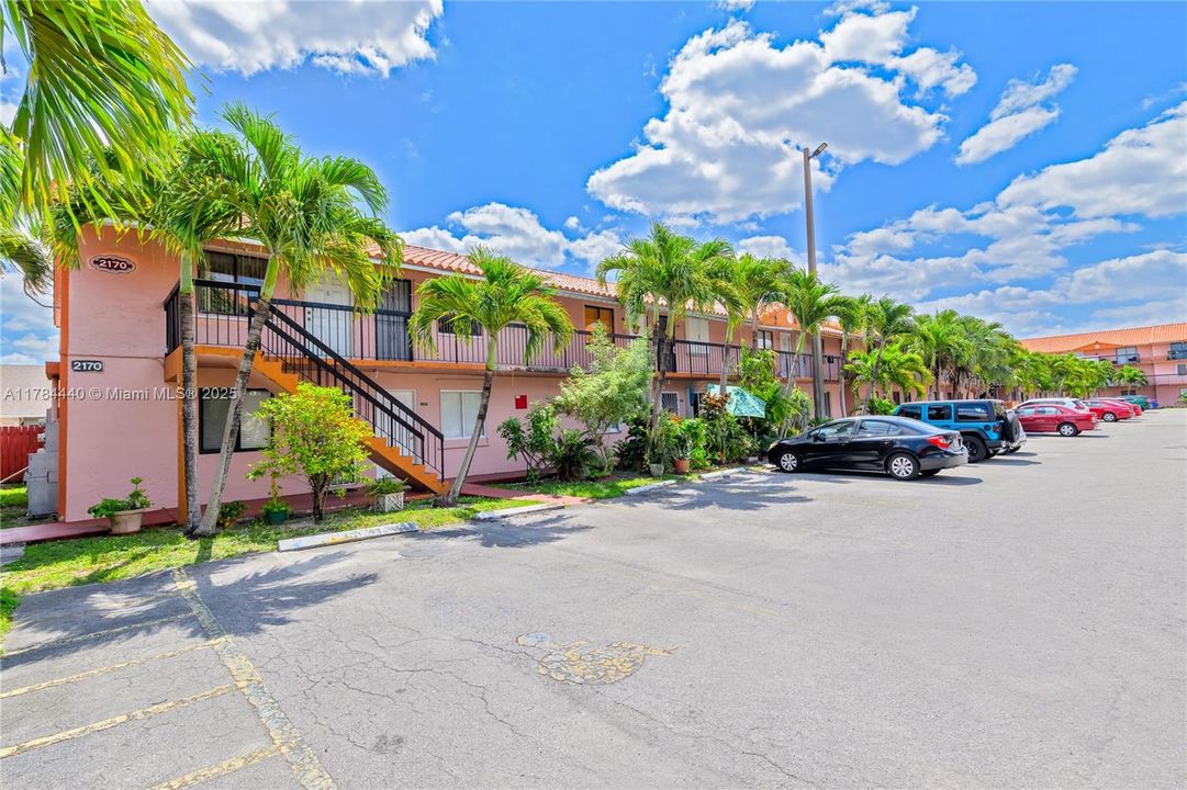 Recently Sold: $207,000 (1 beds, 1 baths, 528 Square Feet)