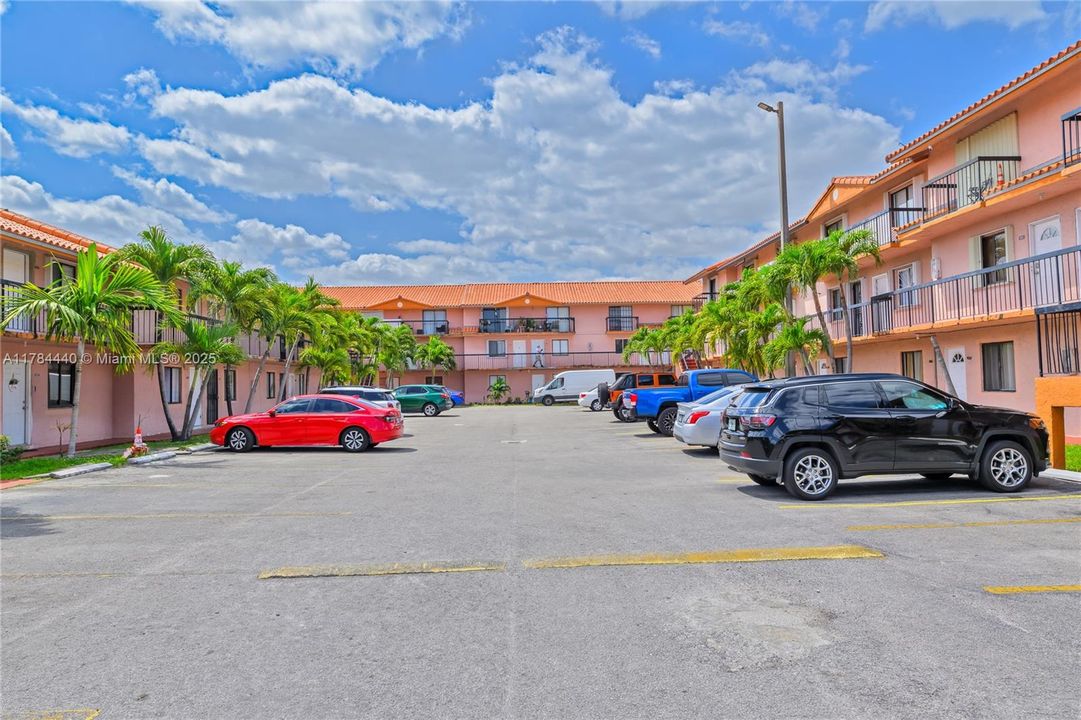 Recently Sold: $207,000 (1 beds, 1 baths, 528 Square Feet)