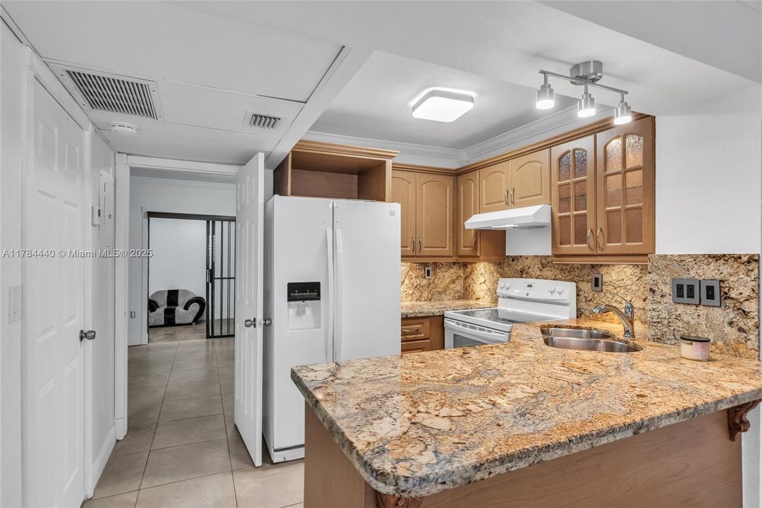 Recently Sold: $207,000 (1 beds, 1 baths, 528 Square Feet)