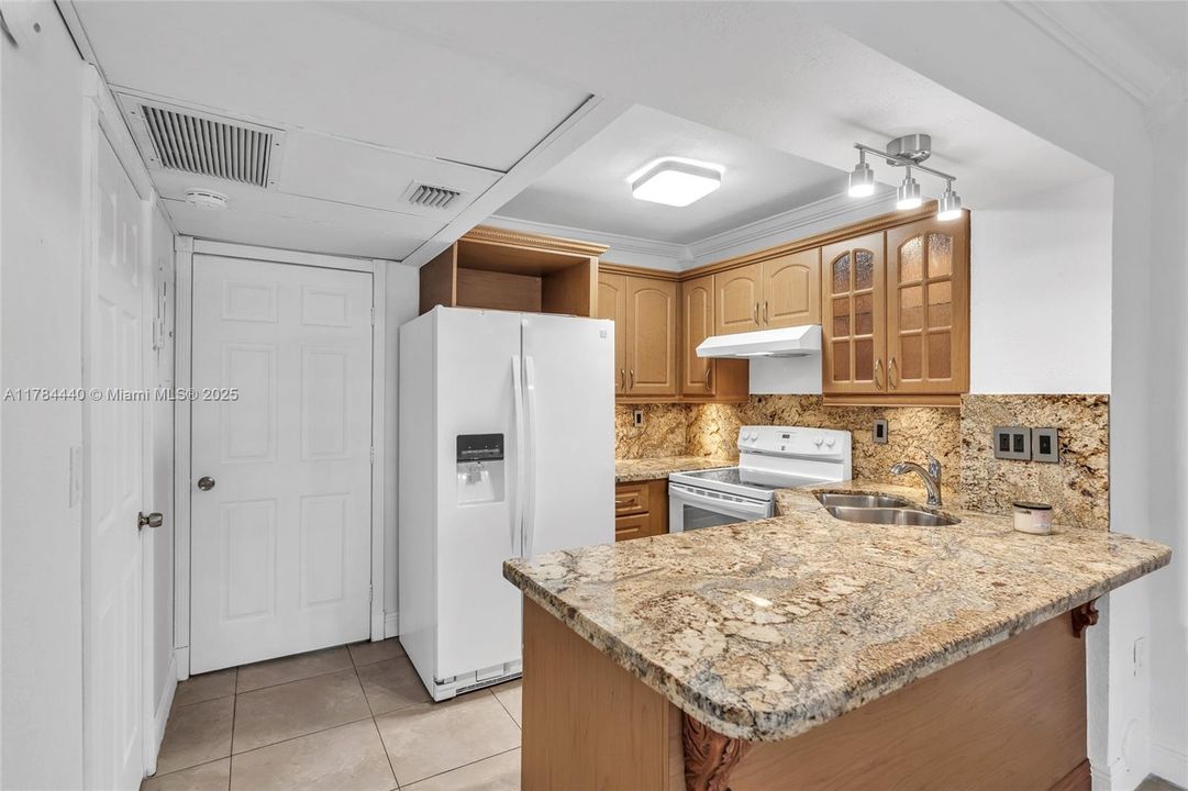 Recently Sold: $207,000 (1 beds, 1 baths, 528 Square Feet)