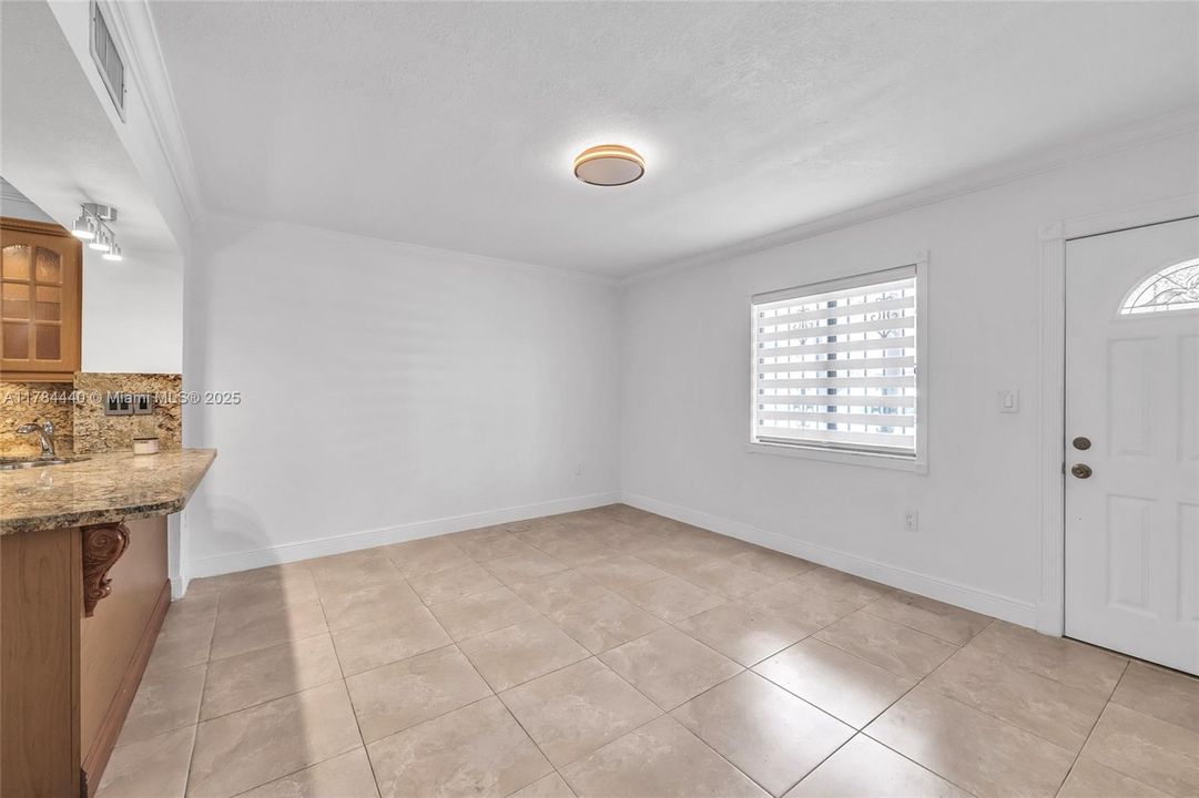 Recently Sold: $207,000 (1 beds, 1 baths, 528 Square Feet)