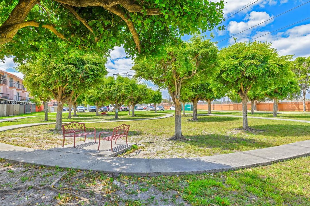 Recently Sold: $207,000 (1 beds, 1 baths, 528 Square Feet)