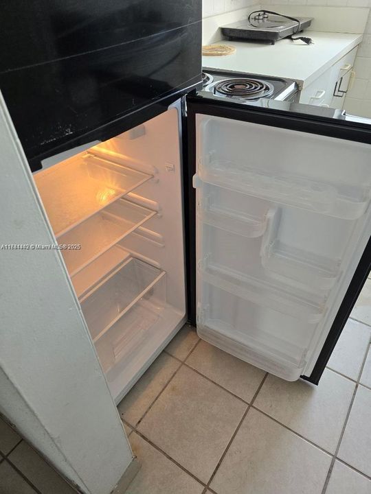 最近售出: $165,000 (0 贝兹, 1 浴室, 400 平方英尺)