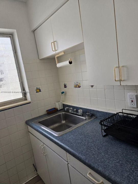 最近售出: $165,000 (0 贝兹, 1 浴室, 400 平方英尺)