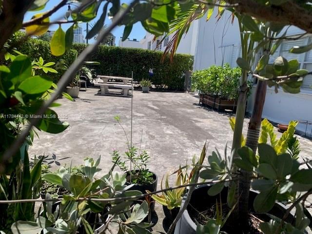 最近售出: $165,000 (0 贝兹, 1 浴室, 400 平方英尺)