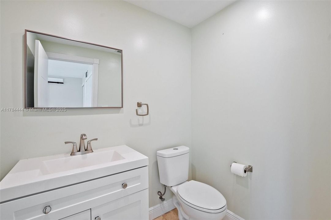 Recently Sold: $799,999 (4 beds, 2 baths, 1532 Square Feet)