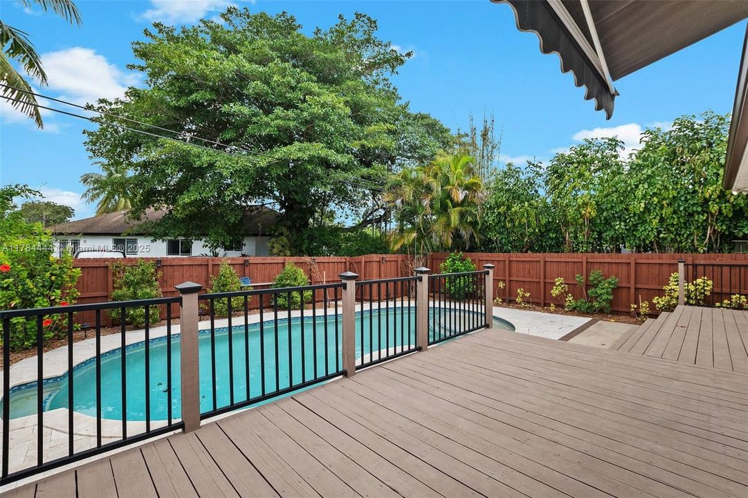 Recently Sold: $799,999 (4 beds, 2 baths, 1532 Square Feet)