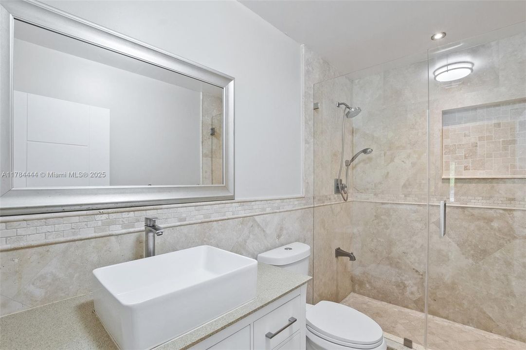 Recently Sold: $799,999 (4 beds, 2 baths, 1532 Square Feet)