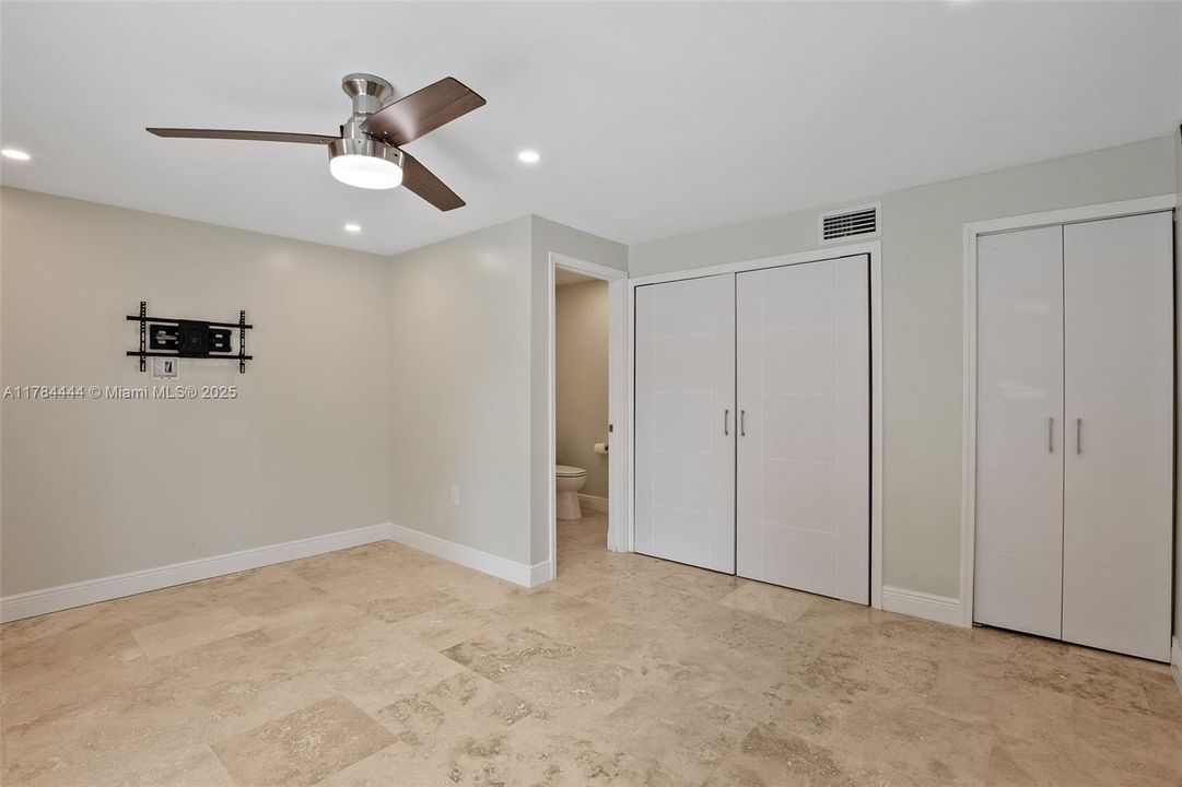 Recently Sold: $799,999 (4 beds, 2 baths, 1532 Square Feet)