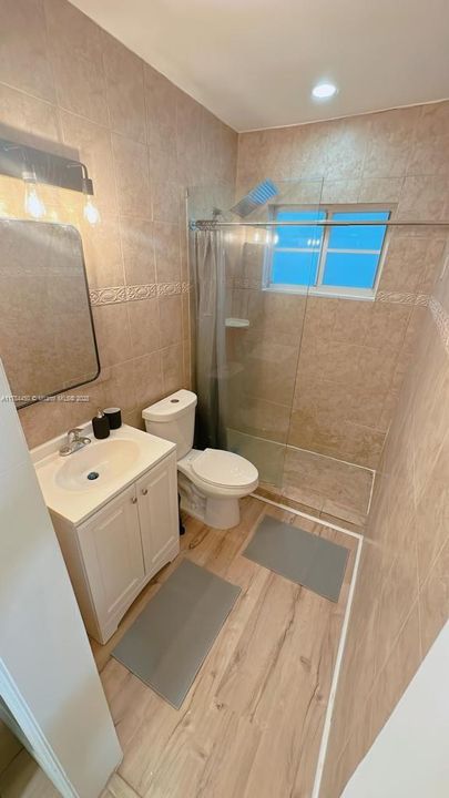 Recently Rented: $1,600 (0 beds, 1 baths, 387 Square Feet)